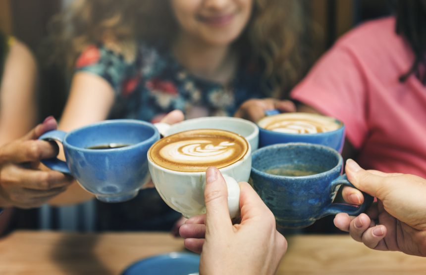 Febrero 2022 – Celebremos la amistad con un café y compartamos la esperanza  una taza a la vez